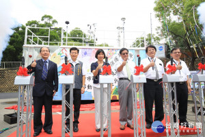 圖說: 中市移動式空品監測車引進NASA高科技，8日台中市政府移動式空品監測車前進行啟用儀式。（圖/台中市府環保局）