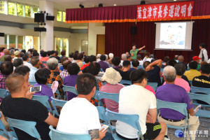 立委葉宜津參選台南市長說明會，現場人潮滿滿，凍蒜聲四起。(圖/記者黃芳祿攝) 