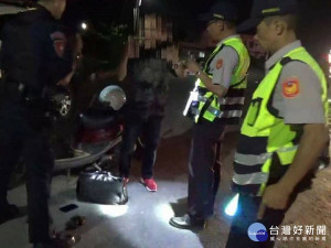 毒蟲手提包藏毒　遭員警盤查無所遁逃