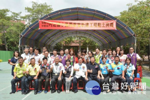 桃園市長鄭文燦，出席中壢區內定國小風雨教室新建工程動土典禮。