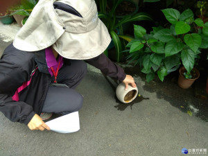 衛生局另提醒市民，落實清除戶內外的積水容器，避免孳生源生長，才是防治登革熱根本之道。