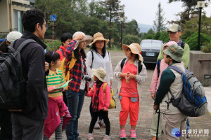 認識台灣特有的橡果子，東眼山森林遊樂區將舉辦橡實DIY之旅，由專業志工導覽，讓大家感受大自然之美。(記者陳寶印攝)