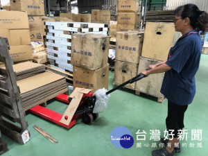 朴子就業中心中高齡企業輔導團成功創造勞資雙贏