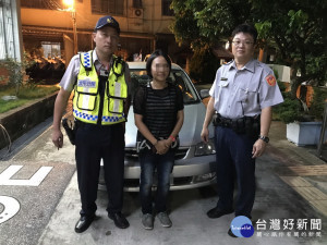 警方救出受困山區女子。林重鎣攝