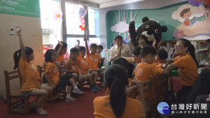 和平院區「醫起閱讀」　柯P夫婦鼓勵親子共讀