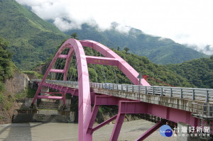 北橫沿途風景優美，吸引遊客前往（圖／記者陳寶印攝）