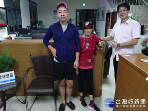 迷航二百公里的老婦人。林重鎣攝