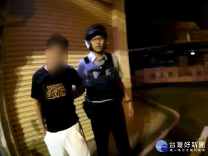 男子見警立即拔腿狂奔　警方追捕查獲大量毒品（圖／屏東警分局提供）