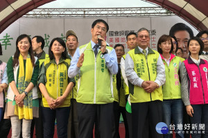 黃偉哲提「翻轉溪北」四大方略，強調提升及扶助在地產業發展，增加在地工作機會與收入，避免邊緣化。(圖/記者黃芳祿攝)