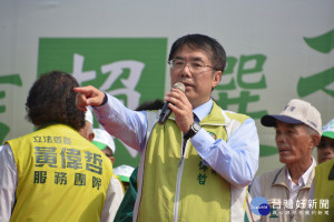 爭取民進黨台南市長初選提名的黃偉哲重申，絕不會讓溪北邊緣化。(圖/記者黃芳祿攝)