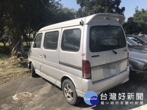 桃園分署執行人員兵分多路查扣欠繳義務人車輛。