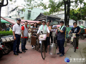 東市場重現『犛阿尬』懷舊攤車 回憶早期臺灣庶民文化