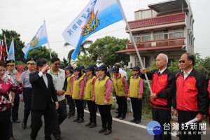 嘉市守望相助示範觀摩13隊參加 涂市長校閱表揚績優人員