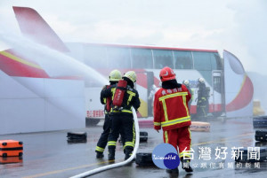 大園區海軍桃園基地，舉辦「106年場外空難災害搶救處理演習」。