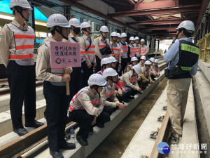 民政局帶領役男參訪捷運環狀線Y17頭前庄站，讓役男瞭解城市願景建立市民光榮感。（圖／記者黃村杉攝）