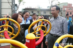 市長朱立倫出席鶯歌鳳祥公園完工啟用儀式。（圖／記者黃村杉攝）