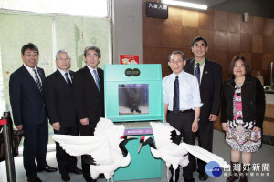 日本國家天然紀念物　「阿寒湖毬藻」到台北動物園和丹頂鶴作伴