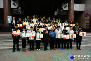 國立嘉義高工學生參加106學年度全國高級中等學校工業類科學生技藝競賽共榮獲2金3銀1銅12金手14優勝佳績