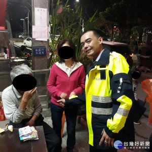 天冷失智翁迷路 細心警協助找歸途