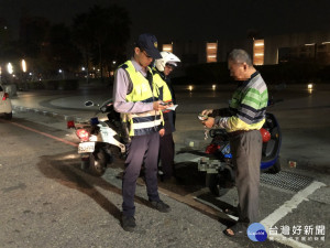 老翁寒夜機車誤失竊！熱心警迅速找回愛車