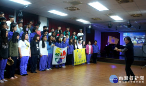 國立竹山高中合唱團今年在全國高中職組學生音樂比賽中獲得「特優」佳績，透過校友牽線，與香港中文大學合唱團進行一場跨時空的歌聲相會。