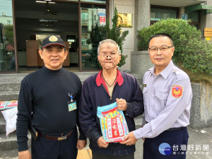 冷天愛心送暖 新南警民一家親