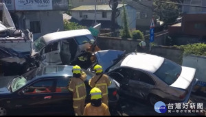 為有效協助釐清肇事責任，提升行車事故鑑定品質，台北市交通局訂定提供車輛行車事故影像獎勵金核發要點，自2018年1月1日起，只要民眾提供行車紀錄影像有助於鑑定委員會研判肇事原因，將發給獎勵金新台幣1000元。（圖／YouTube）