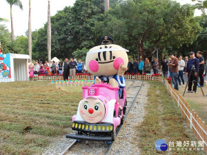 百年公園新亮點　屏縣引進小火車吸睛