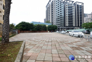 新街國小後方廣場用地。