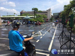 民眾在考機車駕照前，先上3天的駕訓班，交通部將補助每人1千元。（圖／資料照片）