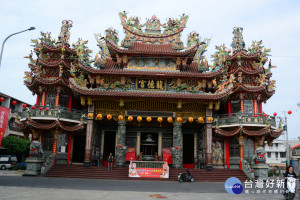 北港天上聖母媽祖138年前分靈於台南七股區三股里「龍德宮」。(圖/記者黃芳祿攝)