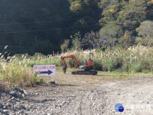 桃一一三線即日起進行整修，封閉道路期間長達一百五十天，希望民眾和遊客繞道通行。（圖／記者陳寶印攝）
