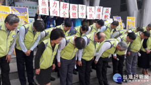 預算刪除比例全國第一， 涂醒哲市長認為無力捍衛市民權益，率市府團隊向市民致歉