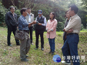 圖為龍華觀光系胡光復主任、翁文彬副研發長陪同2 位專家至日照莊園實勘，提供諮詢服務。