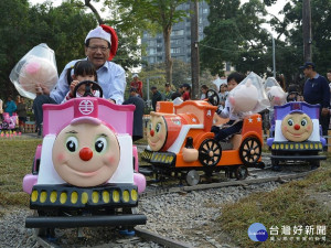 百年公園新亮點　屏東公園小火車吸引近萬人搭乘