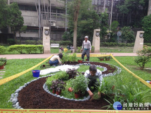 輔導團隊協助規劃可食地景，以及辦理種植與食農教育課程。（圖／景觀處提供）