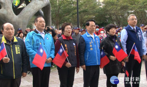 迎接新年元旦 蕭志潔號召民眾升旗