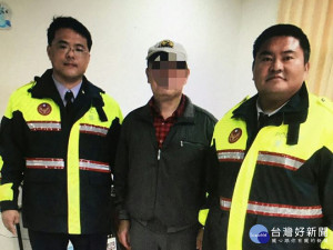 男子迷失山區　警方獲報協助脫困