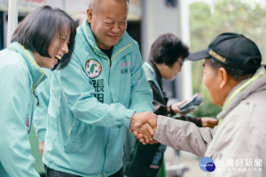 嘉義縣長參選人張明達籲請長者要保重身體，提出建置嘉義特色長照服務網絡的施政方針