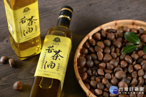 專家表示：苦茶油耐溫高，富含大量的單元不飽和脂肪酸。