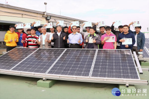 崑山科技大學辦理太陽光電技術技優人才培育專班，有12位通過。