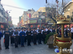 東石高中151位考生前往朴子配天宮祈福，期盼再創佳績