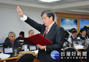 新任衛生局長王文彥宣誓就職。

