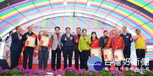 桃園市長鄭文燦出席「107年度新屋區農民節慶祝大會」。

