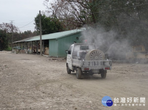 高病原性禽流感案例場撲殺清場後，需由動物防疫人員確認清潔消毒程序符合規定後，場區及禽舍至少應淨空21天以上，接著進行21天的哨兵家禽試驗，通過後才能復養。（圖／台南市動物防疫保護處）