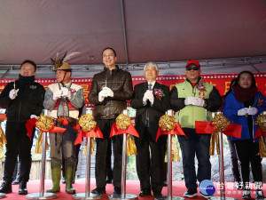 市長朱立倫30日出席烏來福山景觀橋啟用典禮，以及覽勝大橋改建動土典禮。（圖／記者黃村杉攝）
