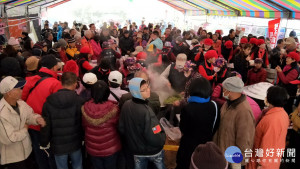 南投縣鹿谷鄉公所在小半天石馬公園舉辦「2018 櫻花冬筍季」開幕活動，現場湧入近千名民眾參與。