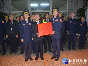 張副市長到霧峰分局慰問。林重鎣攝