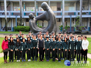 僑泰高中學測六十級分以上同學。林重鎣攝