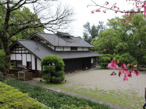 淡水一滴水紀念館周邊庭園環境日式意象，與淡水區公所合作著手重現公園日本庭園景觀特色。（圖／景觀處提供）